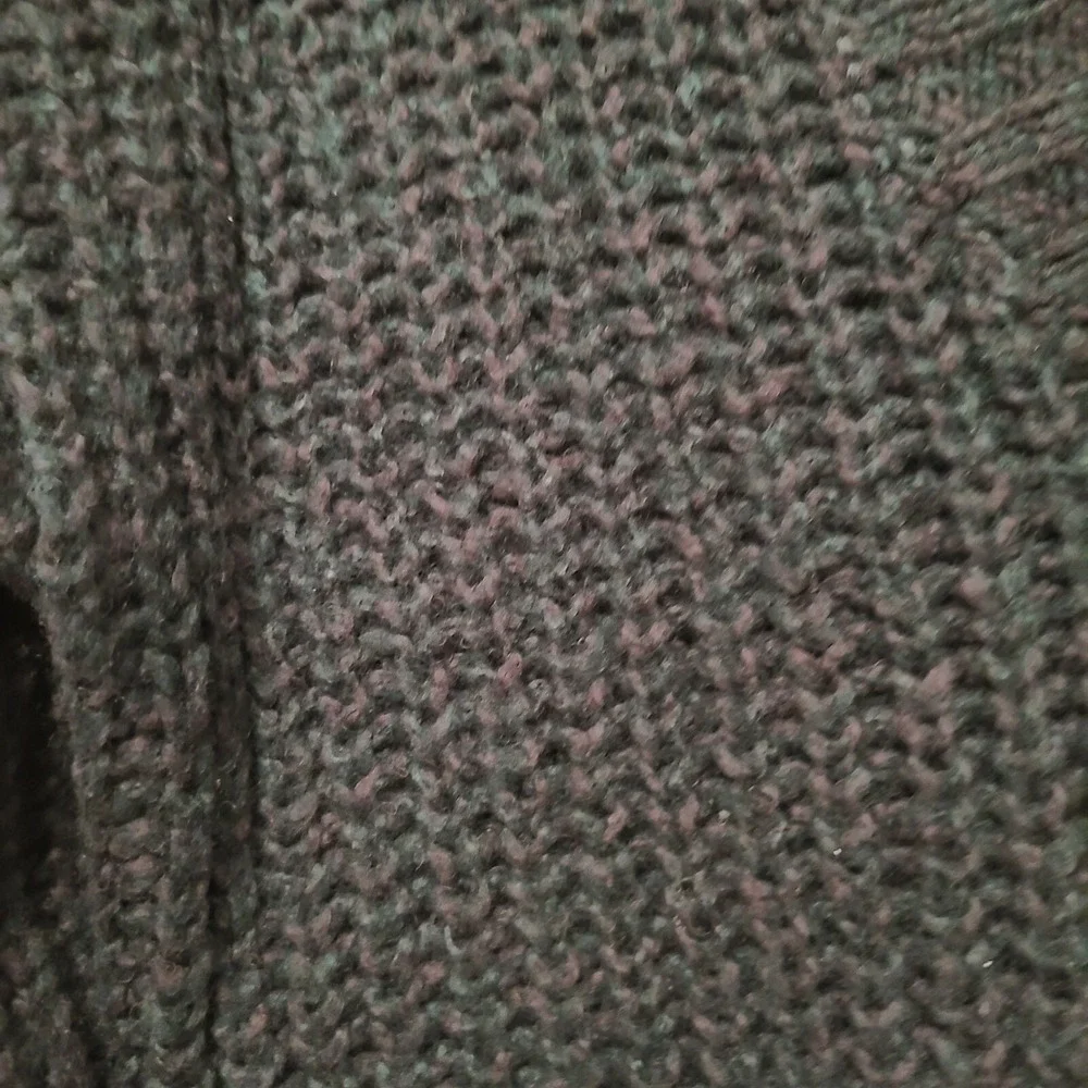 GARAGE Women's Soft Pullover Oversized Sweater Size XS‎ Vneck Green Olive Green